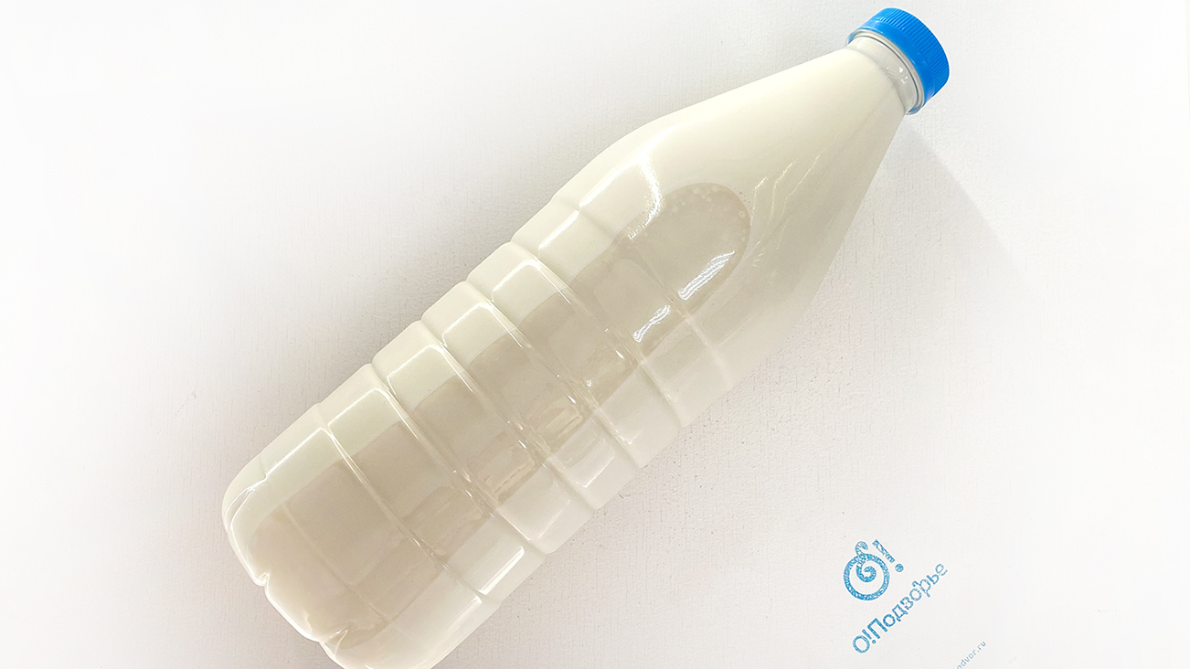 Молоко разливное 3,2-4%, "Октябрьское молоко", 2 литра