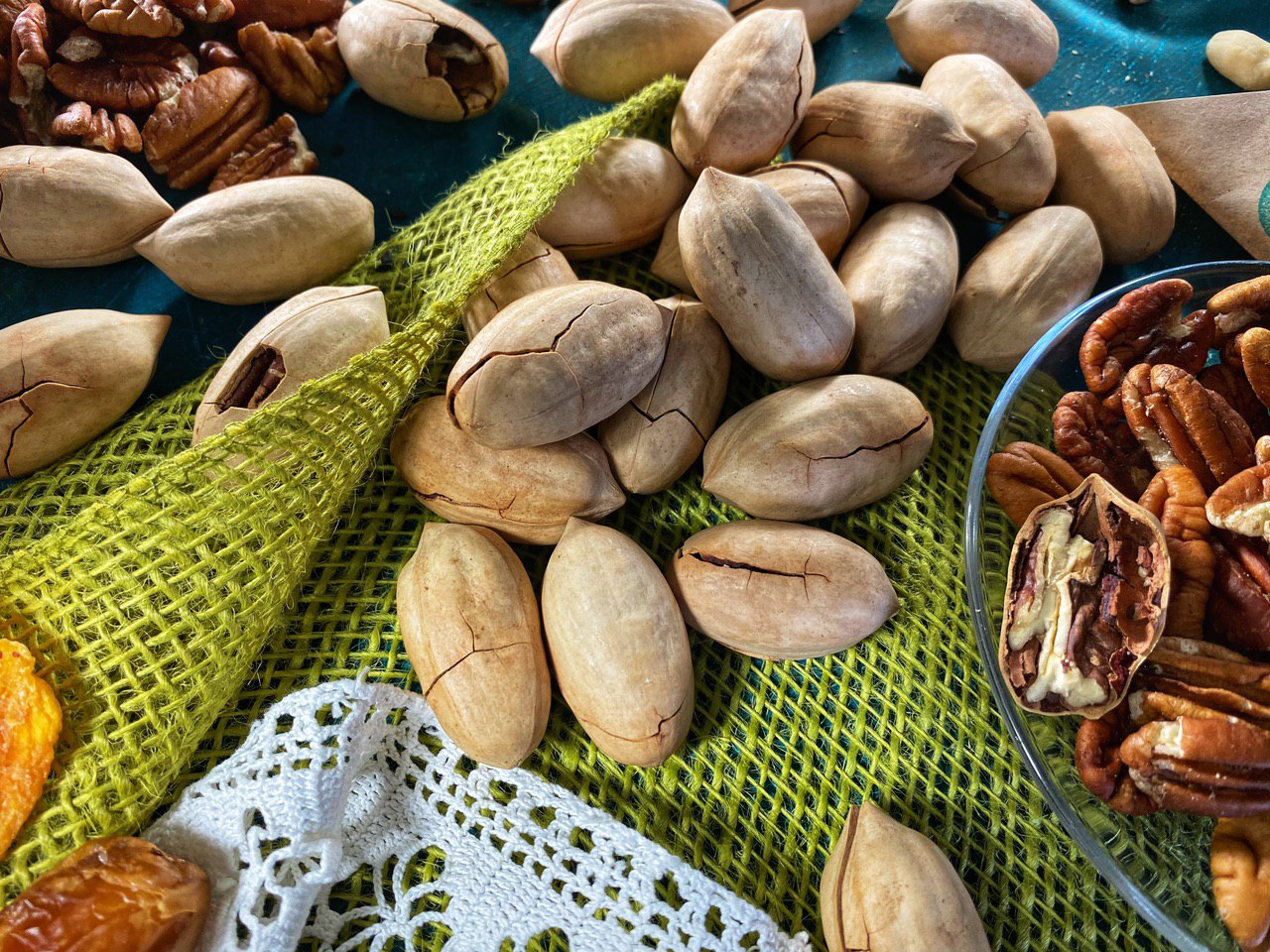 Орехи в скорлупе фото и название