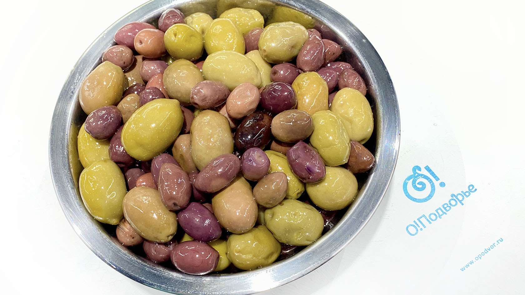Салат классический  - оливка золотая, оливка каламата, оливка черная натуральная и оливка классическая (все оливки с косточкой) 1 кг