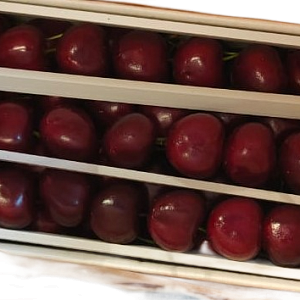 Черешня в ящике (около 1.5 кг) красная